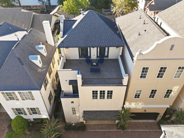 1360 W 25th Street, Houston TX 77008