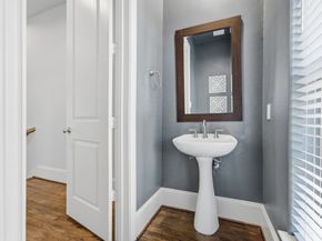 1360 W 25th Street, Houston TX 77008