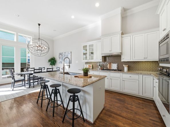 1360 W 25th Street, Houston TX 77008