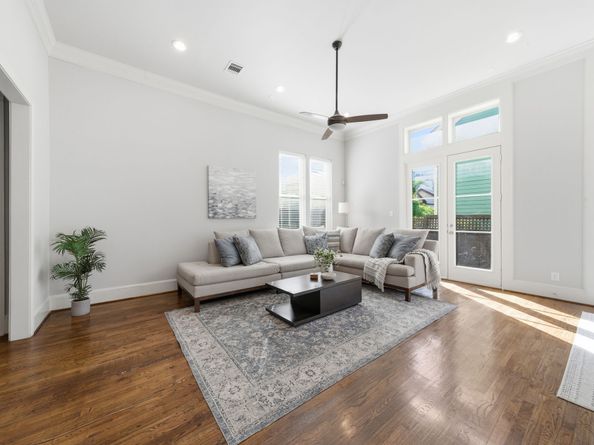 1360 W 25th Street, Houston TX 77008