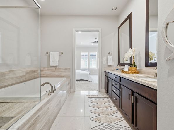 1360 W 25th Street, Houston TX 77008