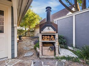 516 Arlington Street, Houston TX 77007