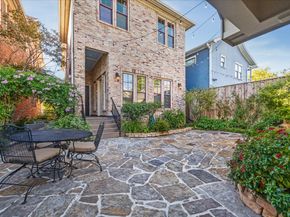 516 Arlington Street, Houston TX 77007