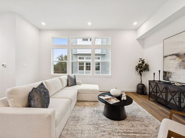 2121B Hoskins Drive, Houston TX 77080