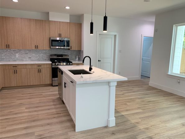 9026 Scott Street, Houston TX 77051