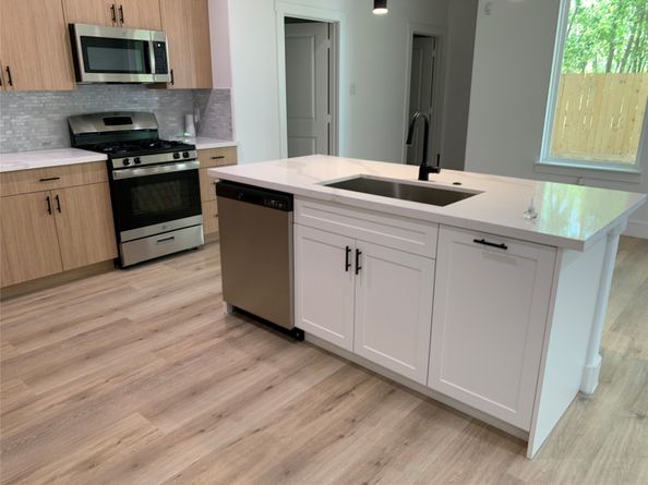 9026 Scott Street, Houston TX 77051