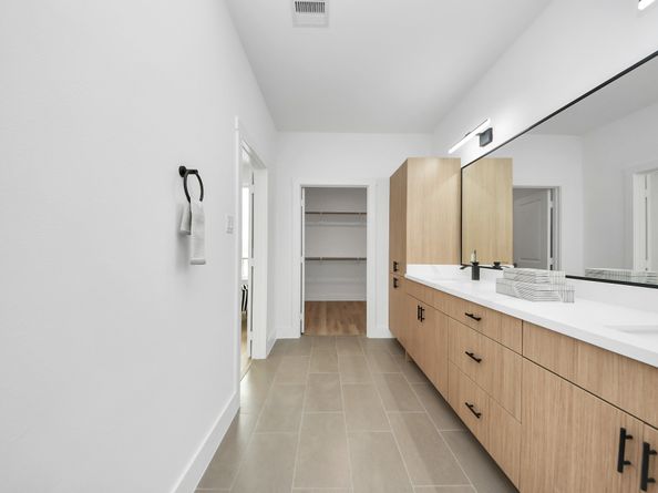 9026 Scott Street, Houston TX 77051