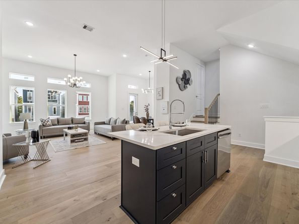 2122 Oatfield Drive, Houston TX 77018