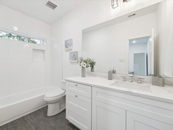 2122 Oatfield Drive, Houston TX 77018