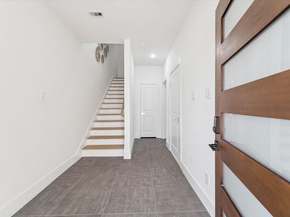 2122 Oatfield Drive, Houston TX 77018