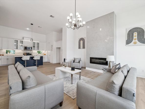 2122 Oatfield Drive, Houston TX 77018