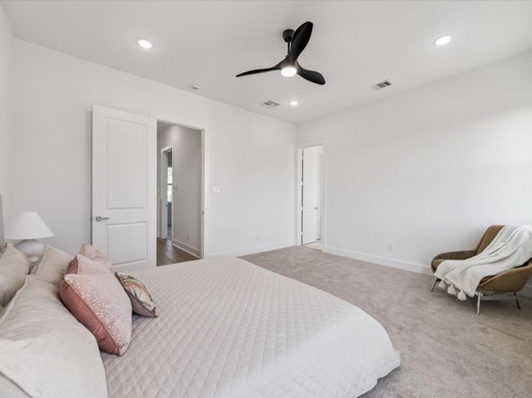 2122 Oatfield Drive, Houston TX 77018