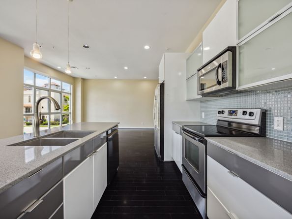 207 Pierce Street 205, Houston TX 77002