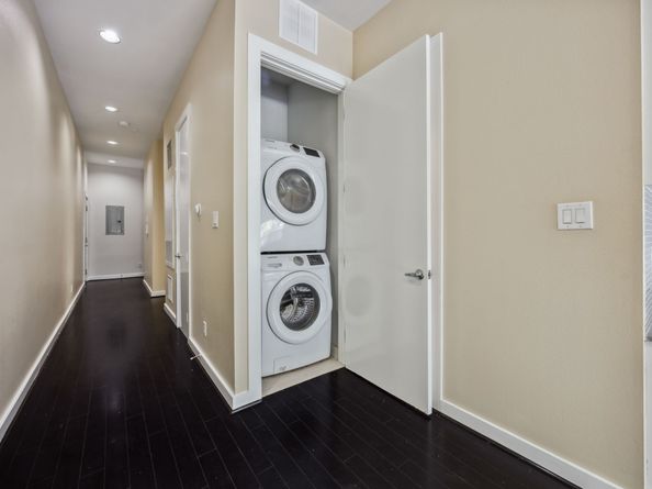 207 Pierce Street 205, Houston TX 77002