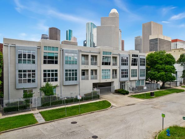 207 Pierce Street 205, Houston TX 77002