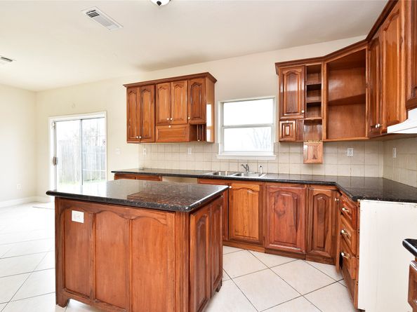 1675 HUGH Road B, Houston TX 77067