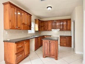 1675 HUGH Road B, Houston TX 77067