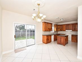 1675 HUGH Road B, Houston TX 77067