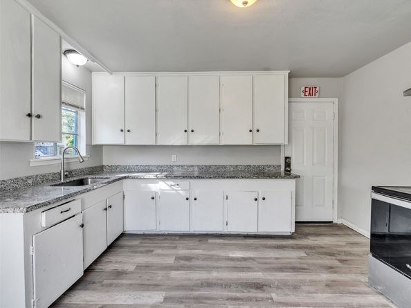 7622 S Hall Street, Houston TX 77028