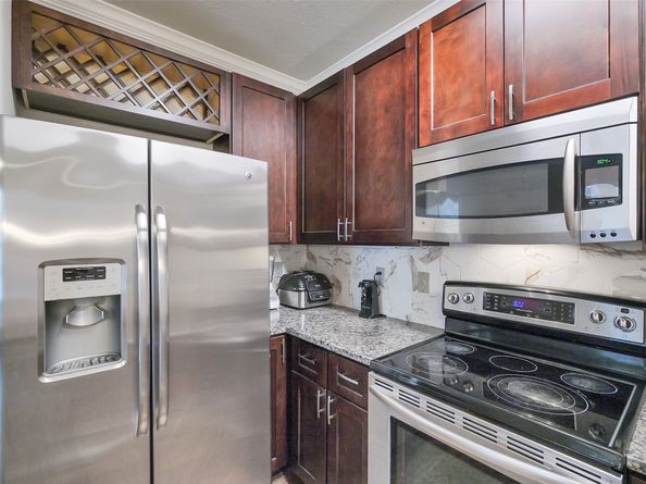 1711 Old Spanish Trail 128, Houston TX 77054