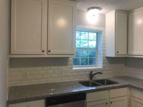 943 W 43rd Street, Houston TX 77018