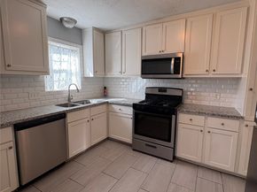 943 W 43rd Street, Houston TX 77018