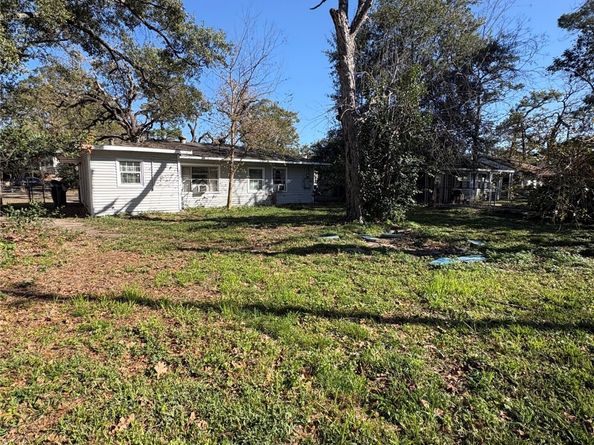 943 W 43rd Street, Houston TX 77018