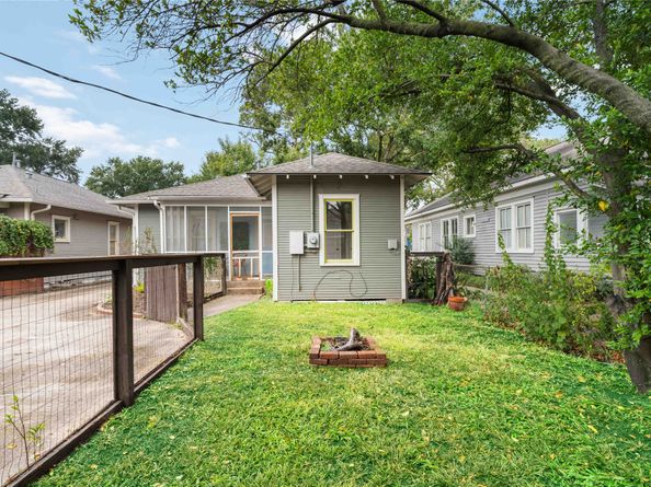 1222 Arlington Street, Houston TX 77008