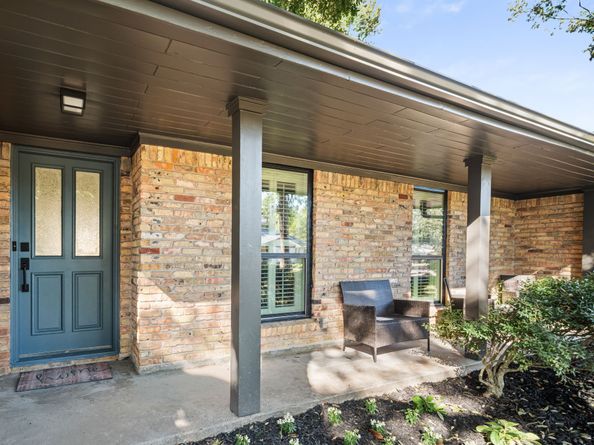 5826 Dumfries Drive, Houston TX 77096