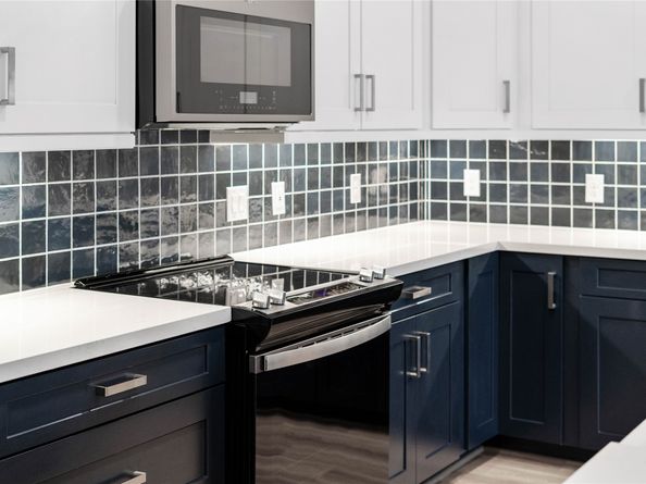 6804 Westview Drive 3404, Houston TX 77055