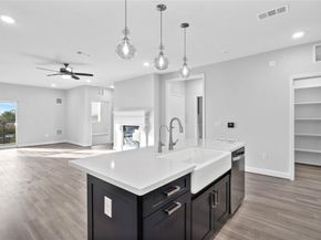 6804 Westview Drive 3404, Houston TX 77055