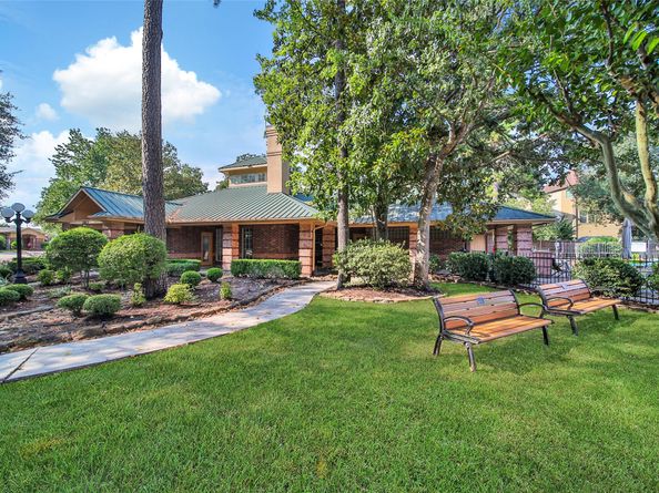 2815 Kings Crossing Drive 214, Kingwood TX 77345