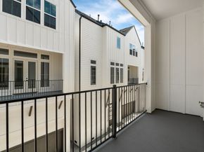 1177 W 19th Street, Houston TX 77008