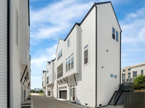 1177 W 19th Street, Houston TX 77008