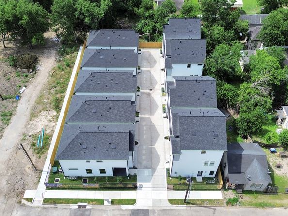 2432 Harrington Street, Houston TX 77026