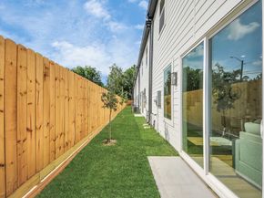 2432 Harrington Street, Houston TX 77026