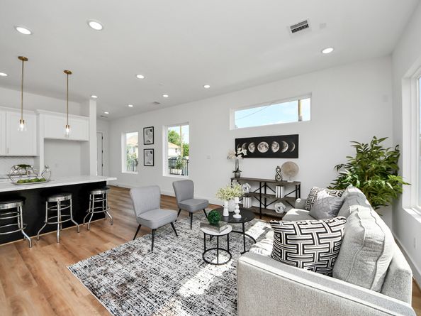 2432 Harrington Street, Houston TX 77026