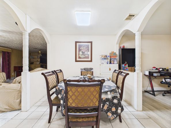 8206 Dillon Street, Houston TX 77061