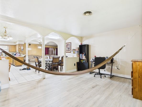 8206 Dillon Street, Houston TX 77061