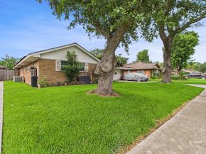 8206 Dillon Street, Houston TX 77061