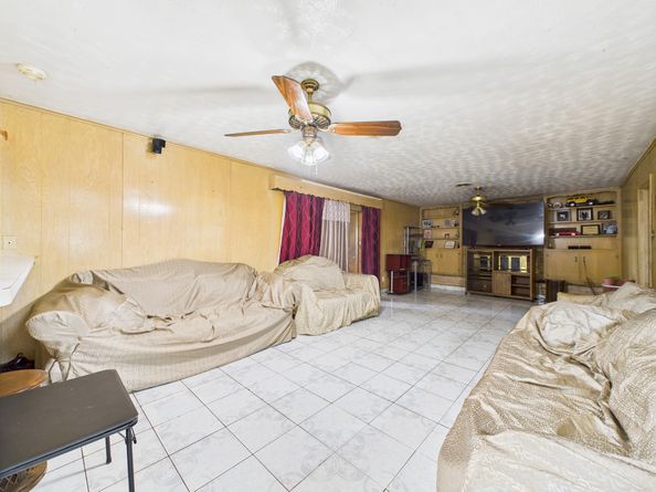 8206 Dillon Street, Houston TX 77061