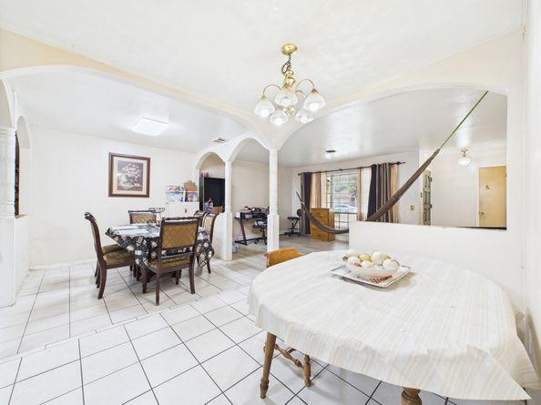 8206 Dillon Street, Houston TX 77061