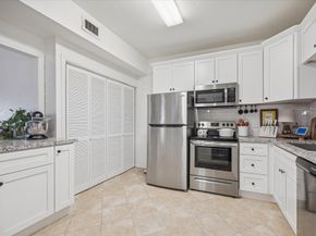 2100 Tanglewilde Street 318, Houston TX 77063