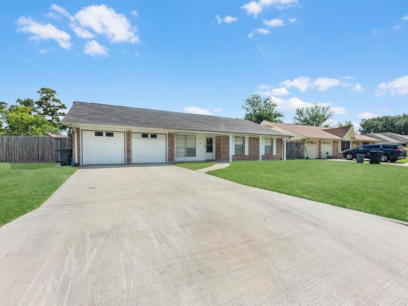 13931 Roundstone Lane, Houston TX 77015