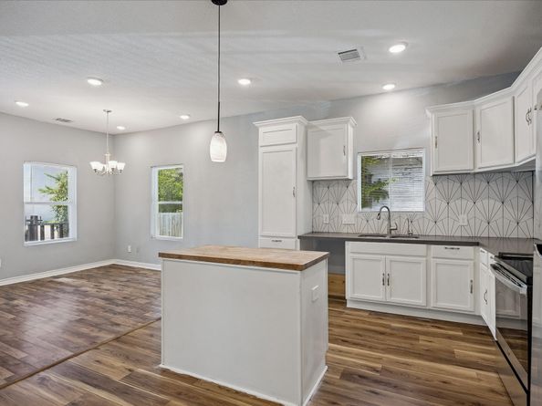 3025 Drew Street, Houston TX 77004