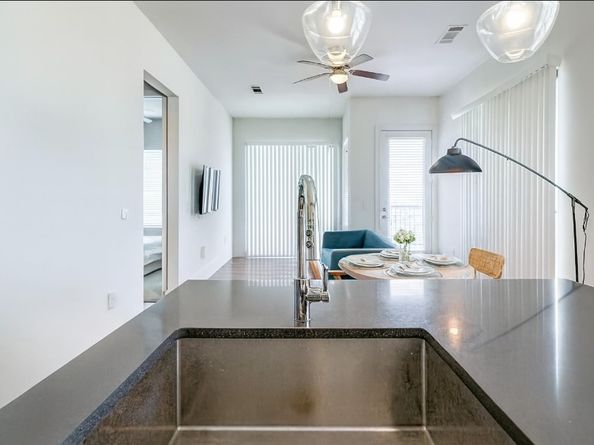 1508 Blodgett Street 609, Houston TX 77004