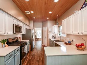 16022 Surrey Woods Drive, Friendswood TX 77546