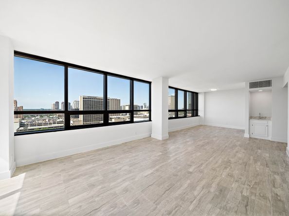 5150 Hidalgo Street 1604, Houston TX 77056