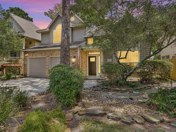 84 E Lakeridge Drive, The Woodlands TX 77381