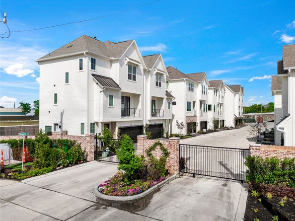 3907 Willowbend Point Drive, Houston TX 77025